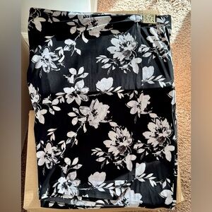 Anne Klein Floral Black and White Skirt